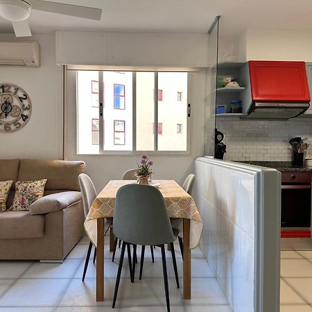 Apartment On The Beach With Parking And Pool กัลเป ภายนอก รูปภาพ