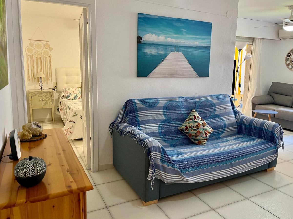 Apartment On The Beach With Parking And Pool กัลเป ภายนอก รูปภาพ