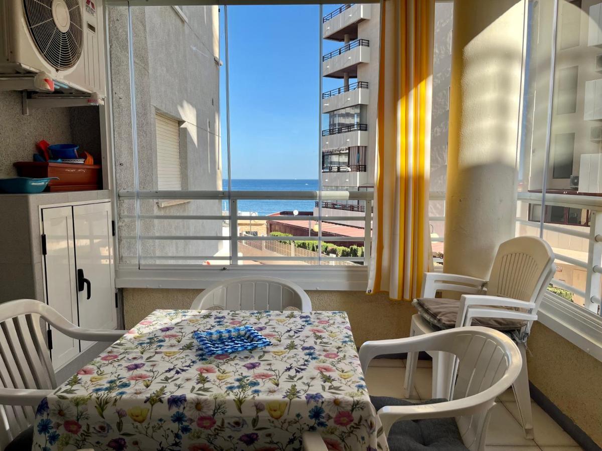 Apartment On The Beach With Parking And Pool กัลเป ภายนอก รูปภาพ