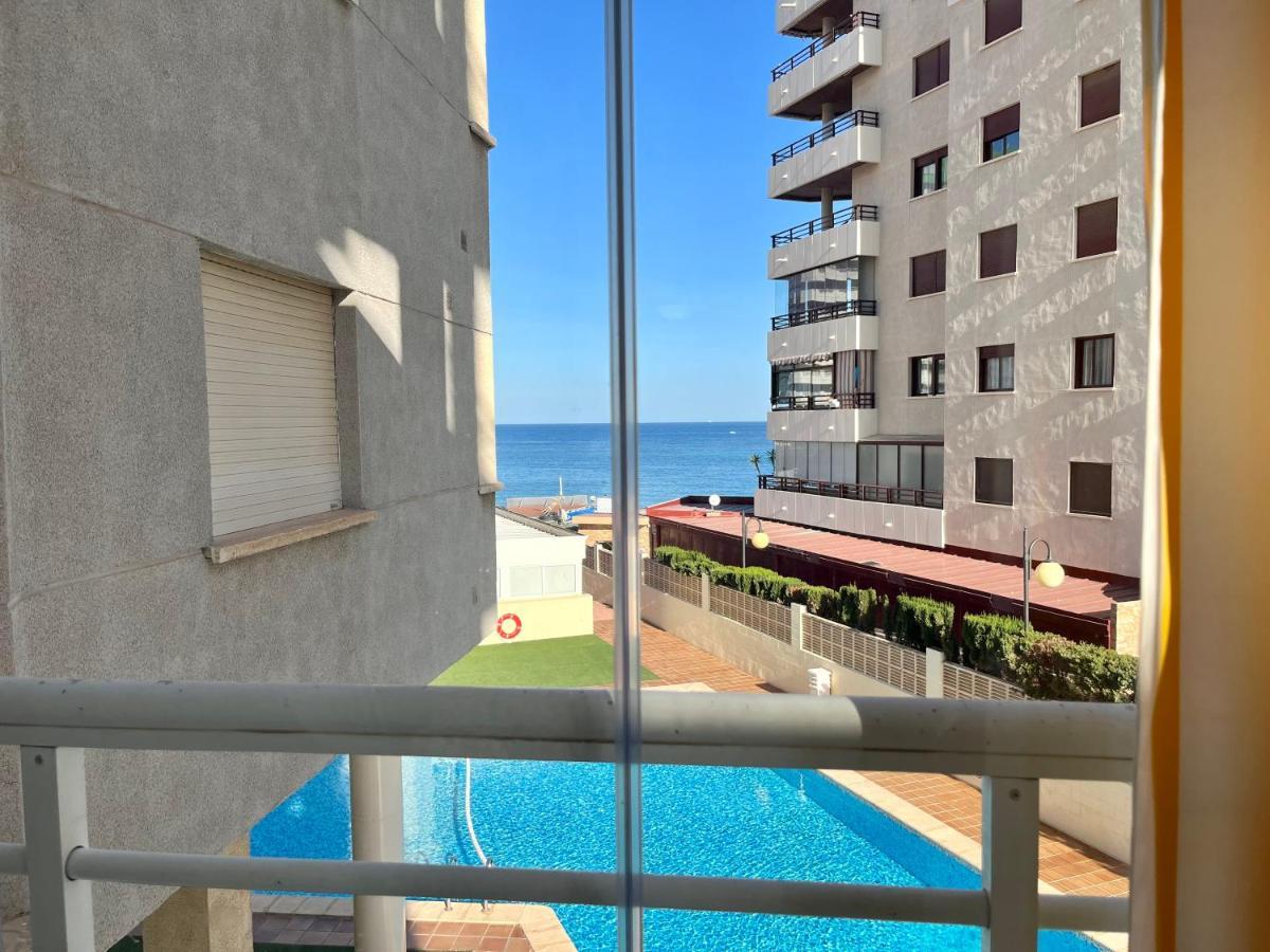 Apartment On The Beach With Parking And Pool กัลเป ภายนอก รูปภาพ